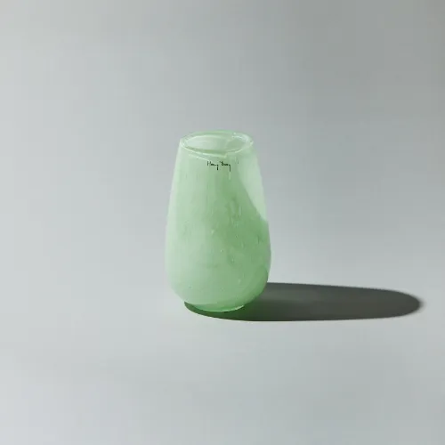 青緑色の葉模様の陶器花瓶 7号花瓶 耀彩 | 三代徳田八十吉 - 九谷焼専門店の陶らいふ