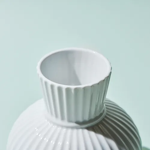 Lyngby Porcelain(リュンビューポーセリン)/TURA vase H14.5 | 青山