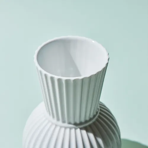 リュンビューポーセリン LYNGBY PORCELAIN トゥラ ベース18cm 楽天市場】リュンビュー ポーセリン トゥラ ベース LYNGBY