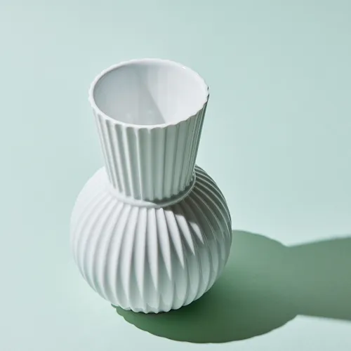 PORCELAINE DE PARIS／ポーセリン・ド・パリス 手彩花入／花器 Lyngby Porcelain(リュンビューポーセリン)/TURA vase H18 | 青山