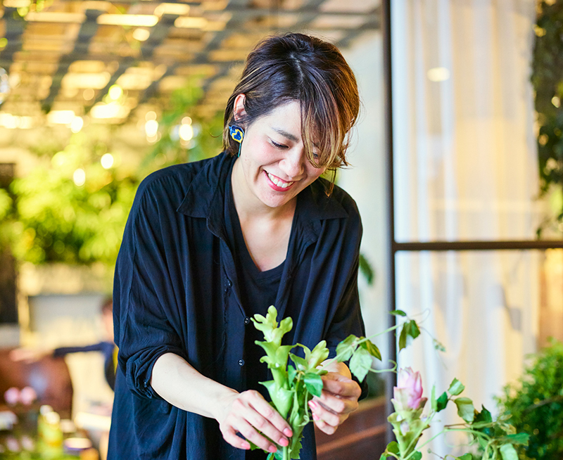 花 フラワーギフトなら青山フラワーマーケット コラム One Flower One Green クルクマ 青山フラワーマーケット公式 花屋 花 花束 フラワーギフト 通販 花 フラワーギフトなら青山フラワーマーケット コラム One Flower One Green クルクマ 青山フラワーマーケット公式 花屋 花 花束 フラワーギフト 通販